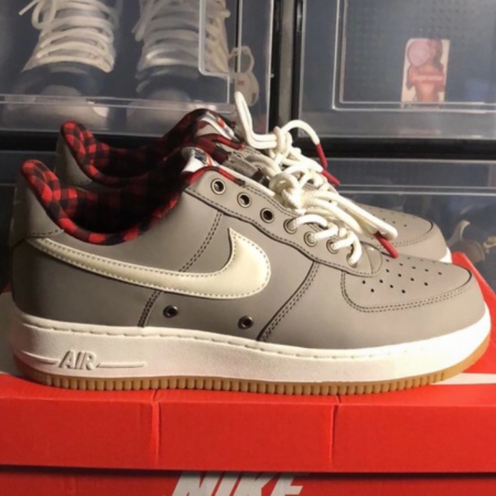 Nike Air Force 1 low Size 9.5.